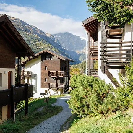 Aragon E112 By Interhome